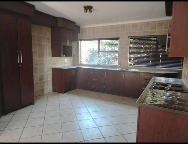 3 BEDROOM PROPERTY TO RENT IN BENDOR PARK
